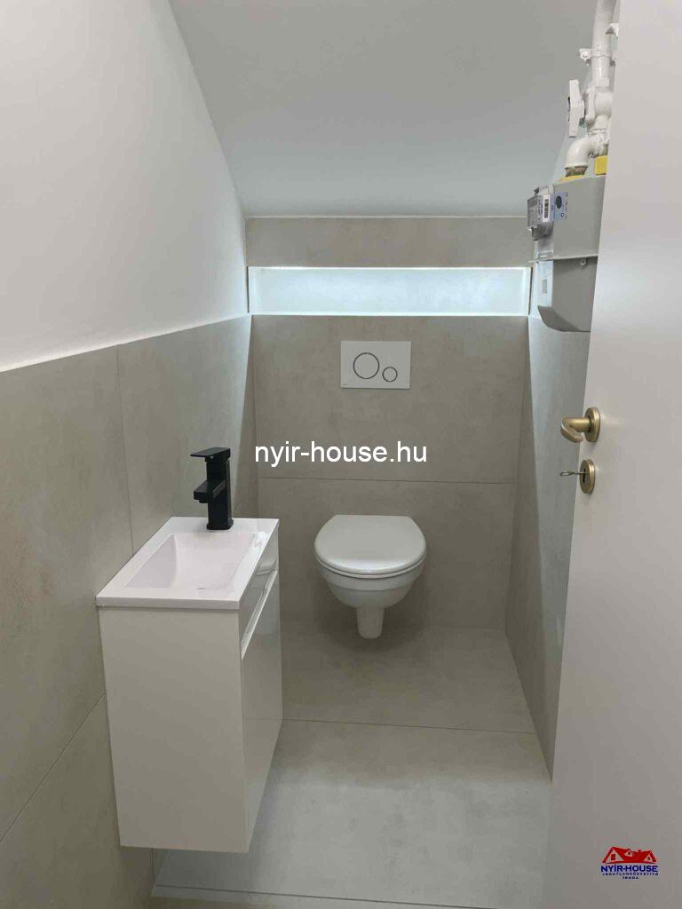 1b227068-cf8c-4658-821e-8cb60e1c7825